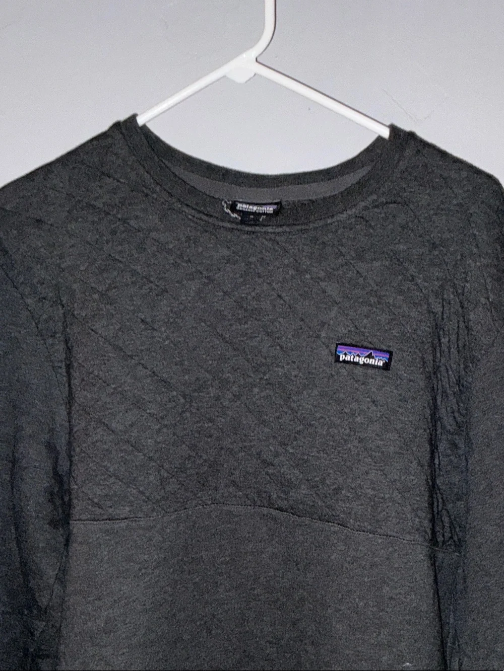Patagonia Women’s Black Pullover Crew Sweatshirt - Picture 4 of 16